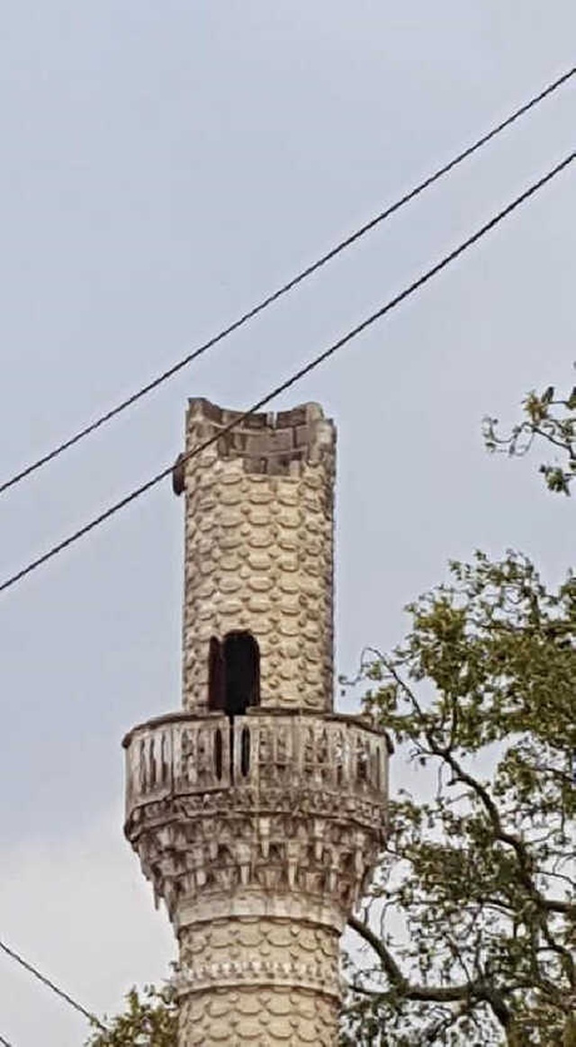 Balıkesir'de 4 Dakika Süren Dolu Yağışı Cami Minaresini Yıktı