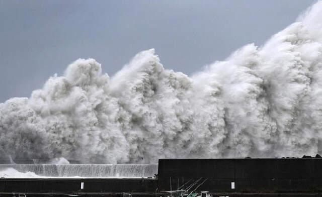 Japonya'da Son 25 Yılın En Şiddetli Tayfunu: 11 Ölü, En Az 400 Yaralı