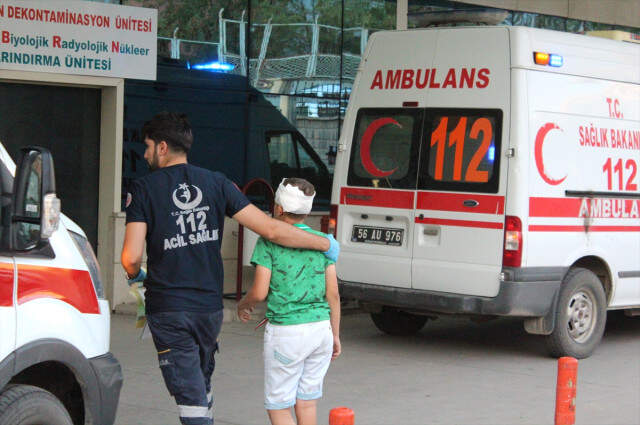 Siirt'te 'Patpat' Olarak Bilinen Tarım Aracı Devrildi: 2 Ölü, 9 Yaralı Siirt'te 'Patpat' Olarak Bilinen Tarım Aracı Devrildi: 2 Ölü, 9 Yaralı