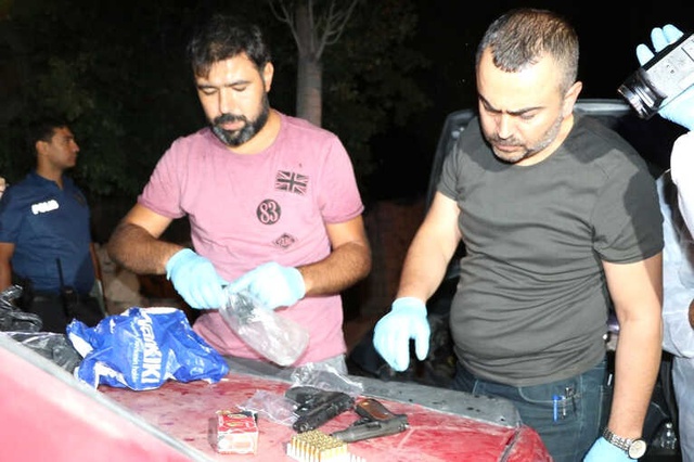 Ruhsatsız Tabanca Alışverişi Sırasında Deneme Yapan Şahısları, Silah Sesleri Yakalattı