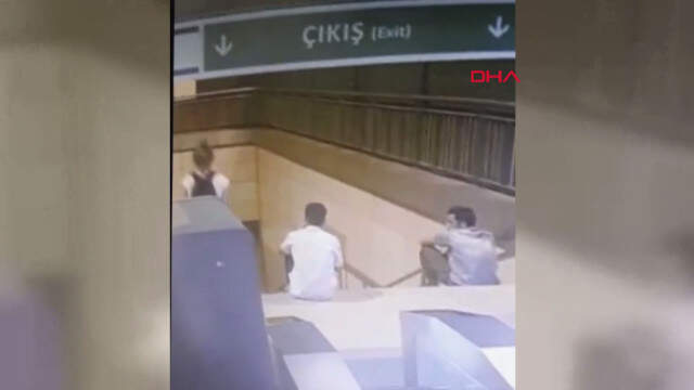 Metrobüs Alt Geçidinde, Genç Kızın Çantasını Çalan Afgan Uyruklu 2 Hırsız Yakalandı
