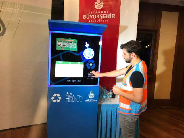Pet Şişe Başına İstanbulkart'a Kaç Lira Yükleneceği Belli Oldu Pet Şişe Başına İstanbulkart'a Kaç Lira Yükleneceği Belli Oldu