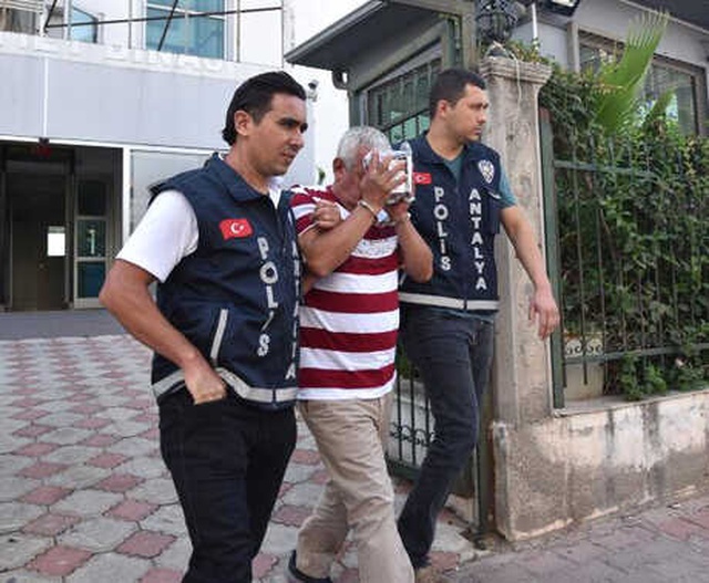 Hasta Gibi İçeri Girdi, Muayene Sırasındaki Hastanın 15 Bin Lirasını Çaldı