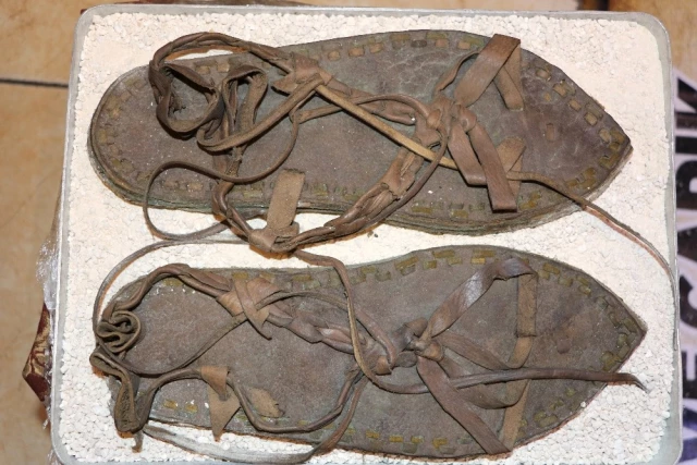 Hollywood Filmlerine Ayakkabı Yapan Usta, Hz. Muhammed'in (sav) Savaşta Giydiği Sandaleti Yaptı