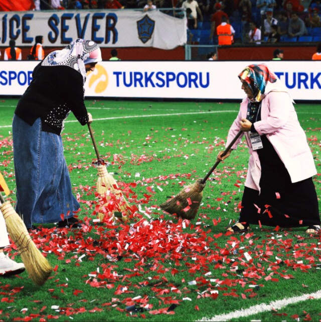 Türkiye-Rusya Maçında İş Kadınlara Düştü Türkiye-Rusya Maçında İş Kadınlara Düştü