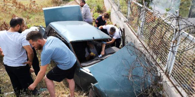 Bursa'da, Baygınlık Geçiren Yaşlı Sürücü Kaza Yaptığını Ambulansta Öğrendi Bursa'da, Baygınlık Geçiren 83 Yaşındaki Sürücü Kaza Yaptığını Ambulansta Öğrendi