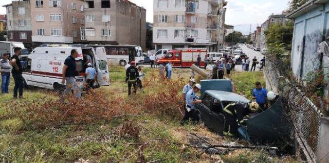 Bursa'da, Baygınlık Geçiren Yaşlı Sürücü Kaza Yaptığını Ambulansta Öğrendi Bursa'da, Baygınlık Geçiren 83 Yaşındaki Sürücü Kaza Yaptığını Ambulansta Öğrendi