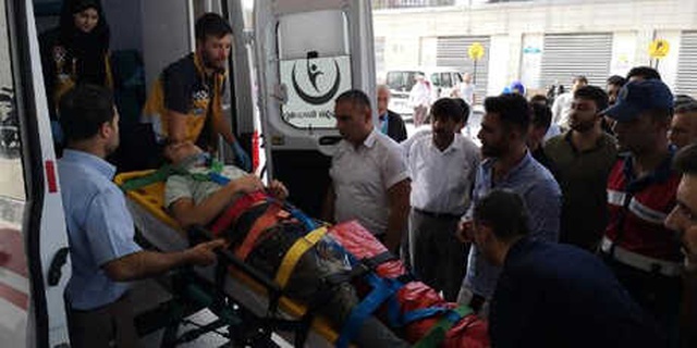Bursa'da, Devrilen Traktörün Altında Kalan <a class='keyword-sd' href='/baba/' title='Baba'>Baba</a> Öldü, Oğlu Yaralı