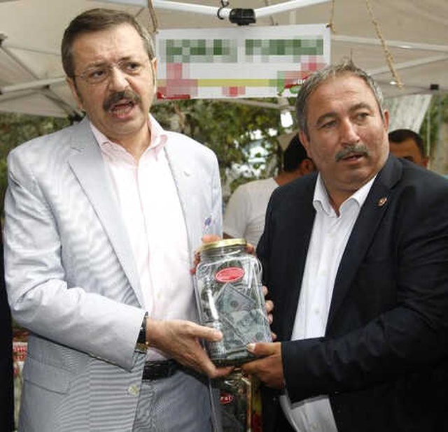 Bursa'da Turşu Üretimi Yapan Şirket, Doların Turşusunu Kurdu