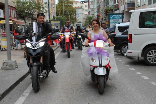 Hollanda'dan Türkiye'ye 8 Günde Motosiklet Üzerinde Gelerek Ordu'da Düğün Yaptılar