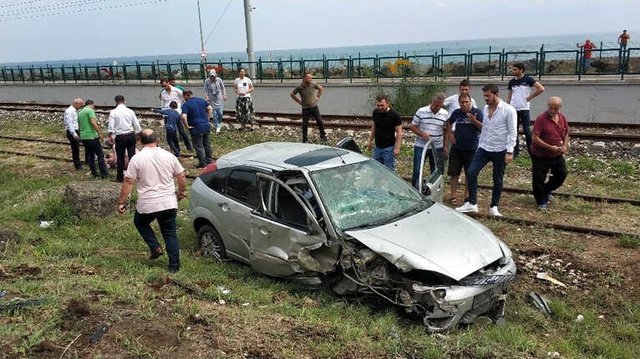 Mucize Eseri Kurtulan Polis Memuru, Eşini Alnından Öperek Teselli Etti