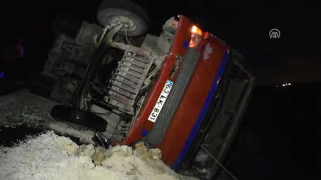 Tarım İşçilerini Taşıyan Kamyonet Devrildi: 3'ü Ağır 17 Yaralı