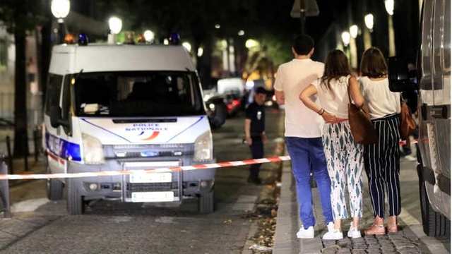 Paris'te Afgan Uyruklu Saldırgan, 4'ü Ağır 7 Kişiyi Bıçakla Yaraladı