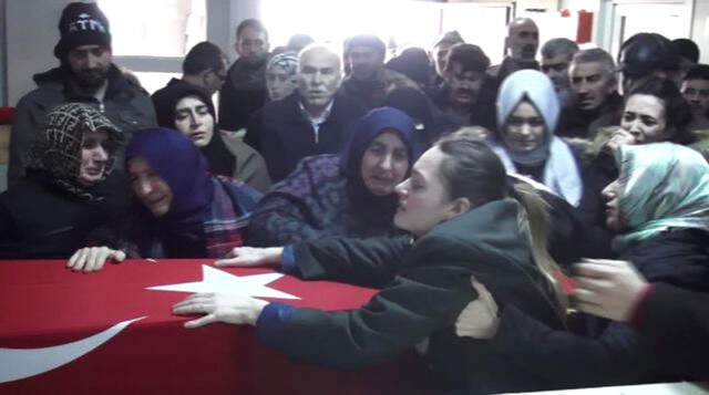 Afrin Şehidinin Eşi, Düğün Fotoğraflarının Aynısını Tekrardan, Tek Başına Çektirdi