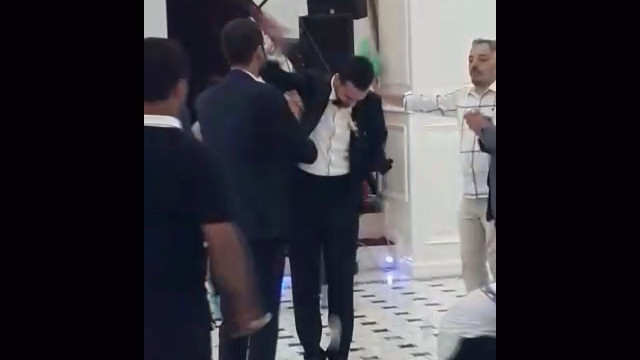 Genç Doktorlar Ömer Toprak ile Nihal Demirci'nin Düğün Töreninde Dolarlar Havada Uçuştu