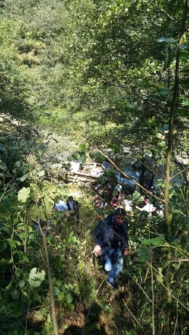 Giresun'da Minibüs Uçuruma Yuvarlandı: 5 Ölü, 11 Yaralı