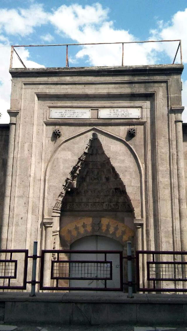 Kayseri'de, 586 Yıllık Hatuniye Medresesi, Kiraya Çıkarıldı Kayseri'de, 586 Yıllık Hatuniye Medresesi, 150 Bin Lira Bedelle Kiraya Çıkarıldı