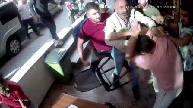 Esenyurt'ta Suriyeliler Birbirine Girdi! Dakikalarca Süren Kavga Kamerada