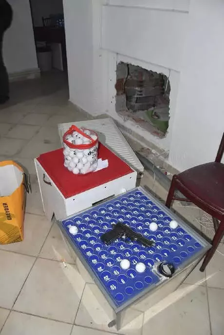 Kumar Operasyonunda, Kalorifer Peteğinin Arkasında Gizli Geçit Bulundu