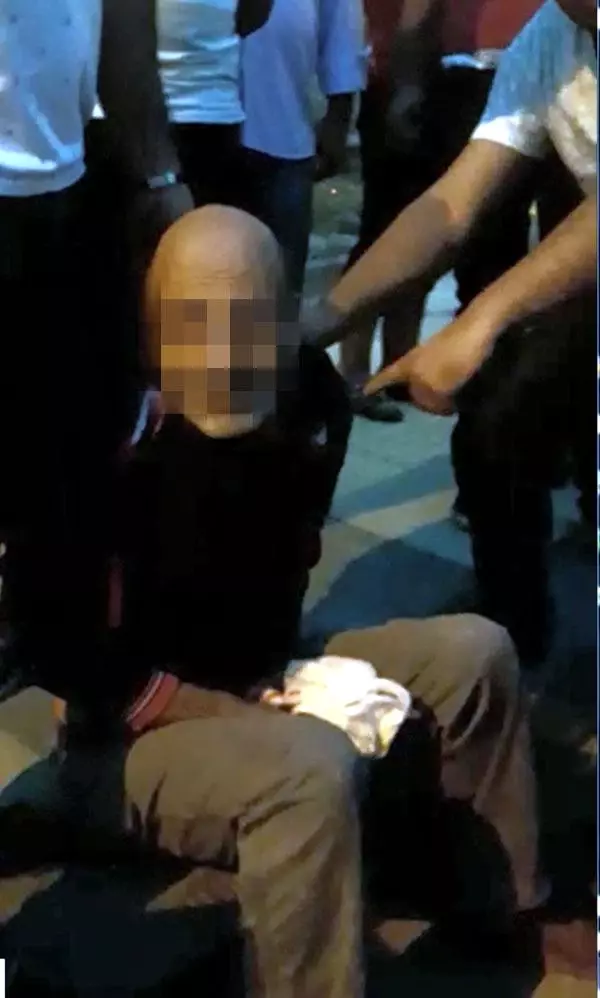 Ankara'da Cinsel Organını Kız Çocuğuna Gösterdiği İddia Edilen Şüpheliyi Mahalleli Yakaladı