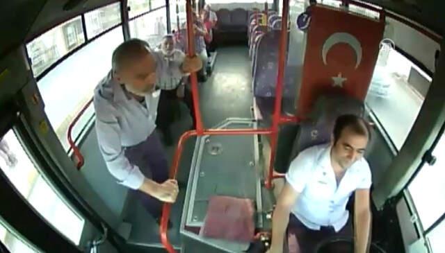 Kahraman Şoför, Tartıştığı Yolcunun Hayatını Kurtardı
