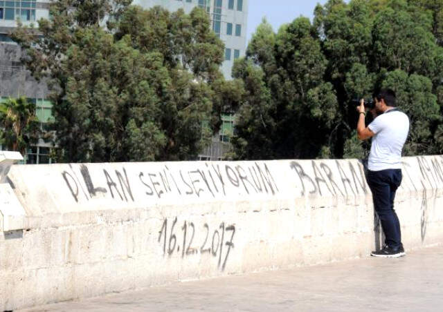 Adana'da, Dünyanın En Eski Köprüsüne 'Dilan Seni Seviyorum' Yazdılar