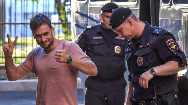 Eski Eşinin 'Zehirlendi' Dediği Pussy Riot Üyesi Verzilov Tedavi İçin Almanya'da