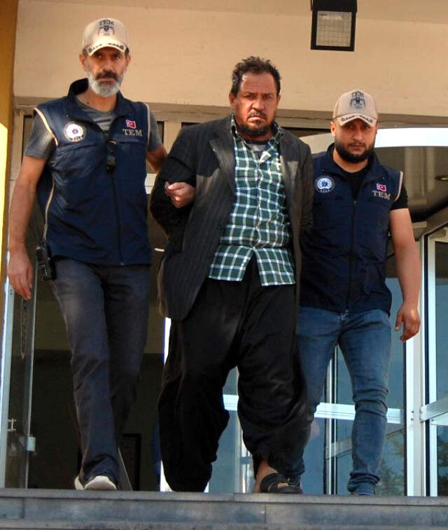 Deaş'ın Sözde 'Sincar Askeri Emiri' ve Oğlu Yakalandı Deaş'ın Sözde