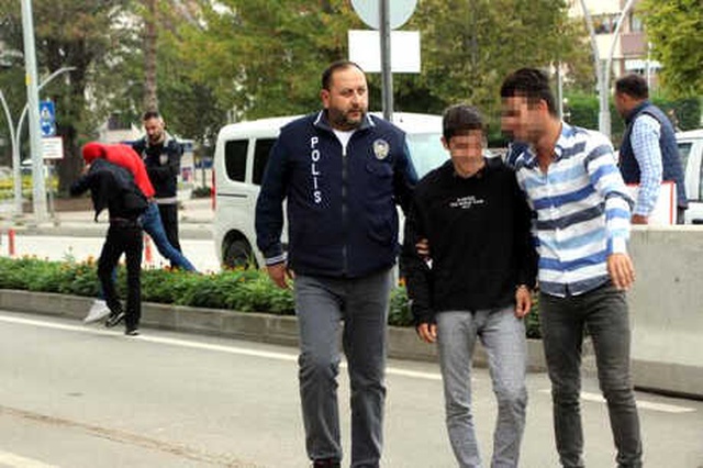 Bolu'da Hırsızlık Şüphelisi Basın Mensuplarına: Çek Abi Çek; Zaten Bir Saat Sonra Çıkacağız