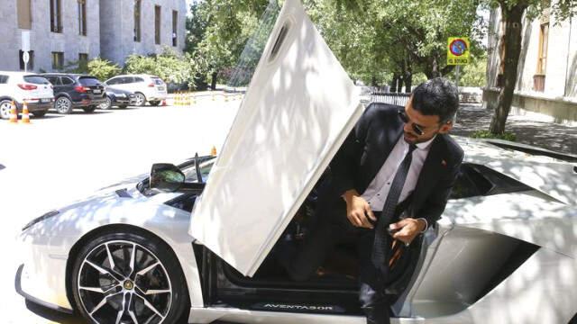 Kenan Sofuoğlu, Meclis'e Geldiği Lamborghini Marka Aracını Satışa Çıkardı