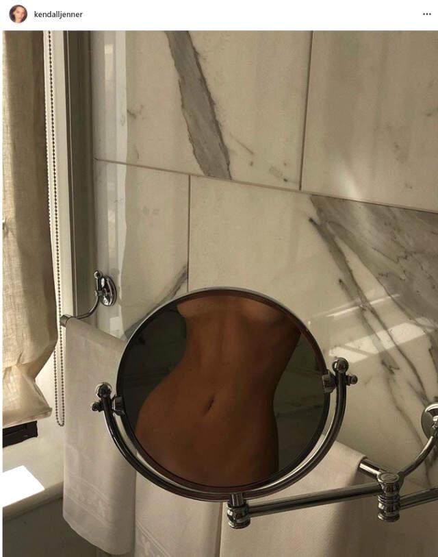  <a class='keyword-sd' href='/kendall-jenner/' title='Kendall Jenner'>Kendall Jenner</a>, Banyodaki Cesur Pozuyla Milyonlarca Takipçisinin Dikkatini Çekmeyi Başardı