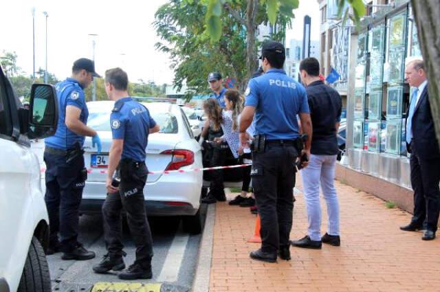 Levent'te Bulunan İş Kuleleri Önünde 2 El Ateş Edildi