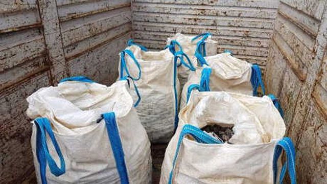 Polis Kılığına Giren Soyguncular, TIR'ın Önünü Keserek 5 Milyon TL Değerindeki Madeni Çaldı