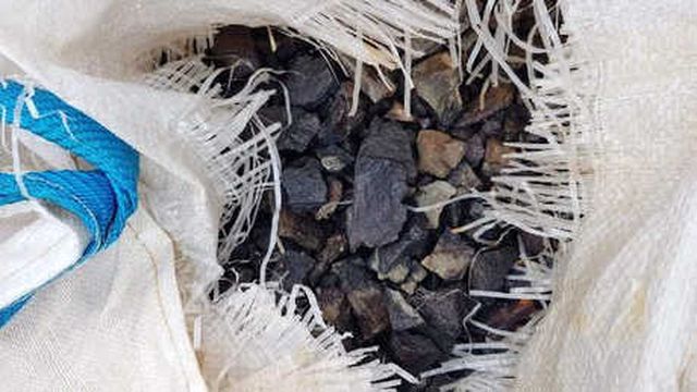 Polis Kılığına Giren Soyguncular, TIR'ın Önünü Keserek 5 Milyon TL Değerindeki Madeni Çaldı