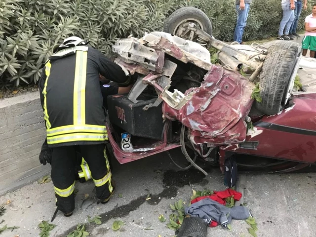 Denizli'de Ani Fren Yapan Otomobil, 2 Ağacı Devirerek, Araçlara Ve Bir Yayaya Çarptı: 1 Ölü, 5 Yaralı