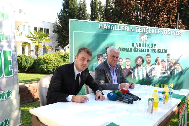 Bursaspor'da Ertuğrul Ersoy'un Sözleşmesi Uzatıldı Bursaspor'da Ertuğrul Ersoy'un Sözleşmesi Uzatıldı