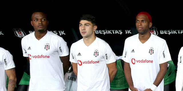 Kanadalı Oyuncu Cyle Larin, İlk 11'e Dönüyor Kanadalı Oyuncu Cyle Larin, İlk 11'e Dönüyor