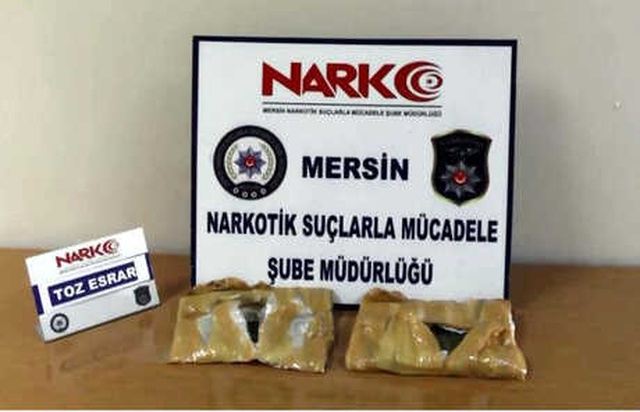 Polis, Ayak Bileklerinde 850 Gram Esrar Taşıyan Yolcuyu Yakaladı