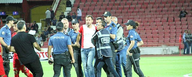 Hakeme Saldıran Taraftar Adli Kontrol Şartıyla Serbest! Hakeme Saldıran Taraftar Adli Kontrol Şartıyla Serbest!