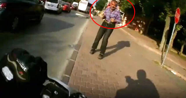Kaldırıma Çıkan Motosiklet Sürücüsü, Yayaya Çarptı