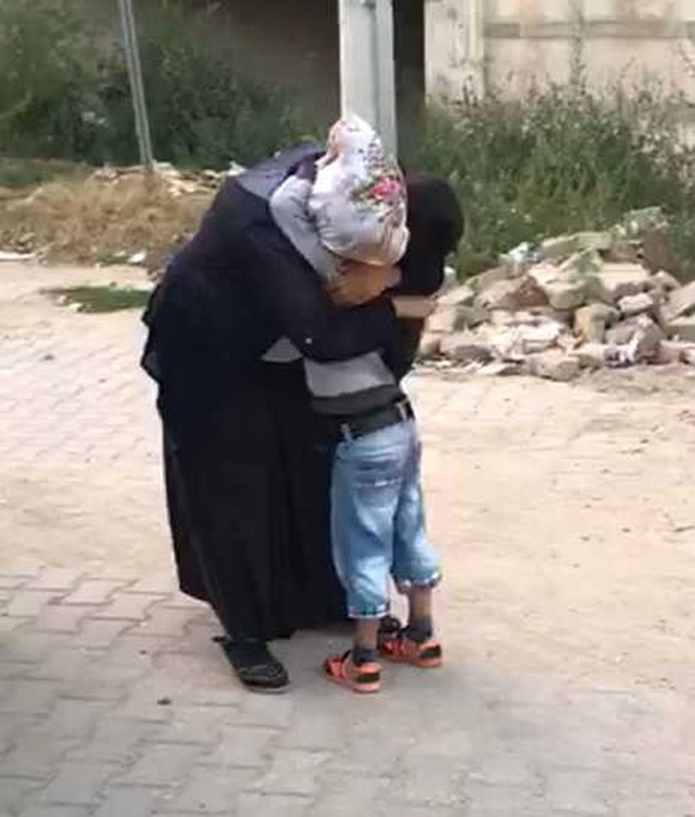 5 Gündür Kayıp Olan Muhammed, Annesini Görünce Koşarak Sarıldı