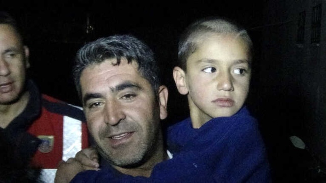 Van'da, Ekiplerin 3 Kilometrelik Su Kanalında Aradığı Kayıp Çocuk Evin Dolabından Çıktı