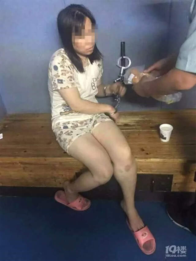 Çin'de Bilerek Evi Yakıp Anne ve 3 Çocuğunun Ölümüne Neden Olan Dadı İdam Edildi Çin'de Anne ve 3 Çocuğunun Ölümüne Neden Olan Dadı İdam Edildi