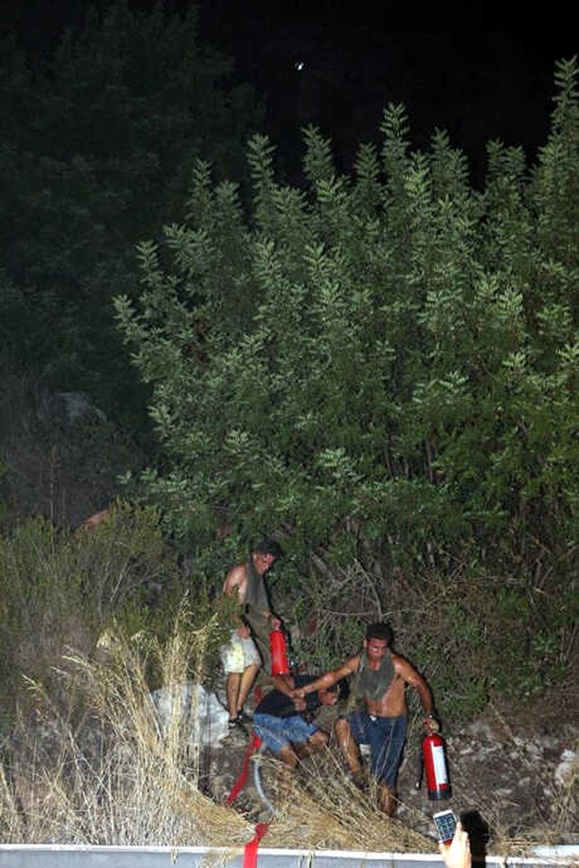 Antalya'da Talihsiz Adamın, Evlilik İçin Attığı Havai Fişek Orman Yangını Çıkardı