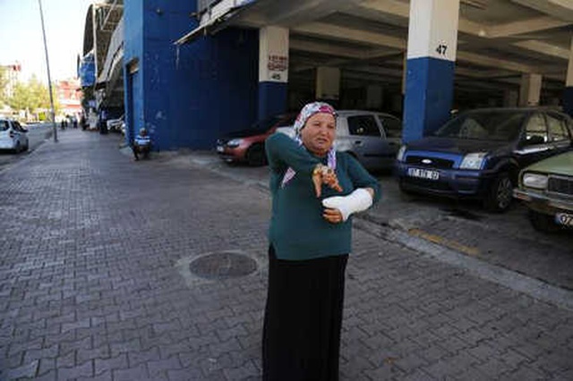 Korna Sesini Duymadığı İçin İşitme Engelli Kadının Kolunu Kıran Zanlılar Gözaltına Alındı
