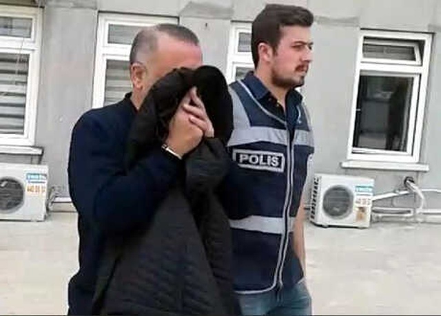 Ünlü Komedyen Şafak Sezer'in Abisi, Yankesicilikten Tutuklandı
