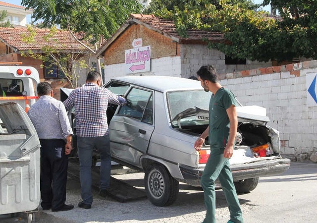 Freni Boşalan Kamyon Mahalleyi Savaş Alanına Çevirdi