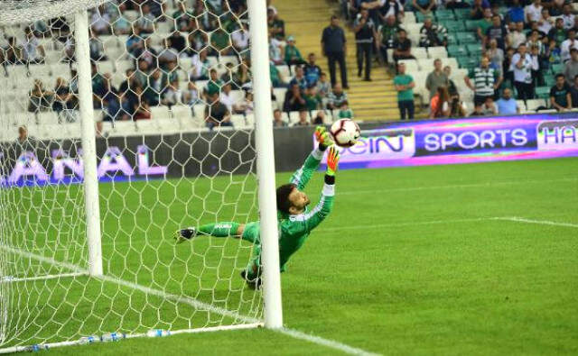 Harun Tekin'in Ayrılmasının Ardından Kaleyi Devralan Okan Kocuk, Performansıyla Güven Veriyor