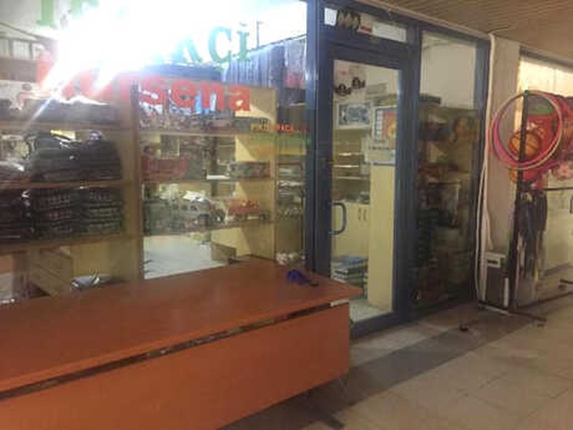 Yaşlı Adam, Aşkına Karşılık Vermeyen Genç Kadını Kurşun Yağmuruna Tutup İntihar Etti