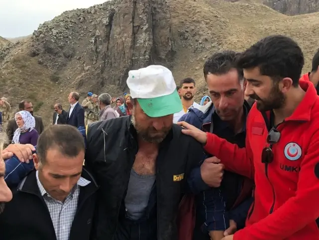 Kars'ta Cansız Bedeni Bulunan Sedanur'un Babası Acı Haberle Fenalaşarak Bayıldı